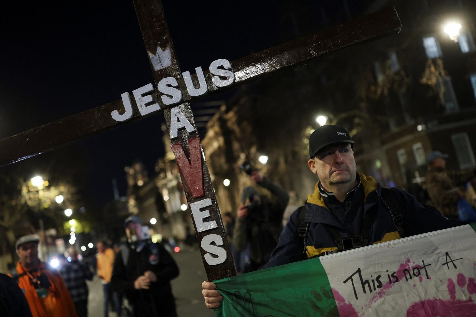 Predstaviteľ krajnej pravice chystá vianočnú oslavu. Biskupi hovoria o zneužití viery na šírenie rasizmu Predstaviteľ krajnej pravice chystá vianočnú oslavu. Biskupi hovoria o zneužití viery na šírenie rasizmu