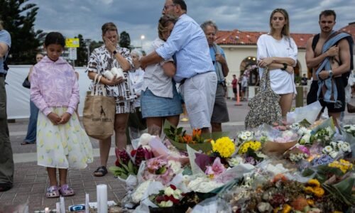 Muž obvinený zo streľby v Sydney cvičil streľbu s otcom, nahral video
