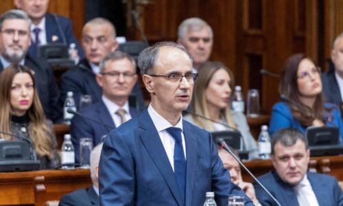 Srbsko sa chváli najstabilnejšou ekonomikou v regióne. Premiér však hovorí o probléme, ktorý brzdí vstup do EÚ