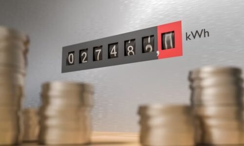 Čechům zlevní energie o tisíce. Jakým tarifům se vyhnout a kde mají obchodníci nejvyšší marže?