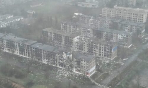 Dron zachytil zkázu Myrnohradu na Ukrajině. Záběry ukazují, že ho Rusové proměnili v město duchů Dron zachytil zkázu Myrnohradu na Ukrajině. Záběry ukazují, že ho Rusové proměnili v město duchů