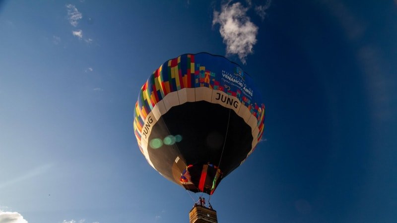 Balony nad letištěm ve Vilniusu: Řídicí věž kvůli nim musela přerušit provoz Balony nad letištěm ve Vilniusu: Řídicí věž kvůli nim musela přerušit provoz