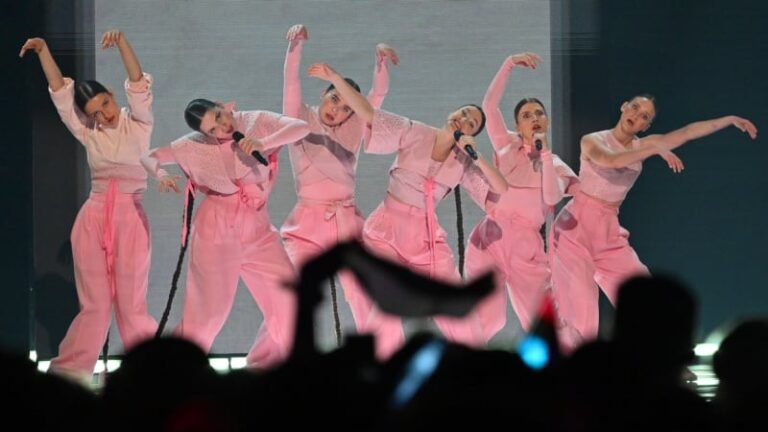 Boj o eurovizi: evropská vysílací unie povolila účast izraeli. několik států soutěž opustilo