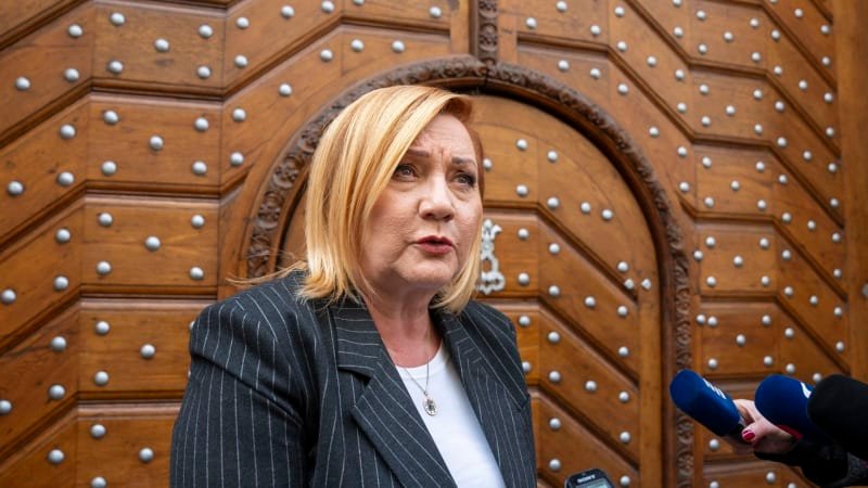 Schillerová: Poslanci začnou řešit nový rozpočet v lednu. Původní návrh je plný děr Schillerová: Poslanci začnou řešit nový rozpočet v lednu. Původní návrh je plný děr