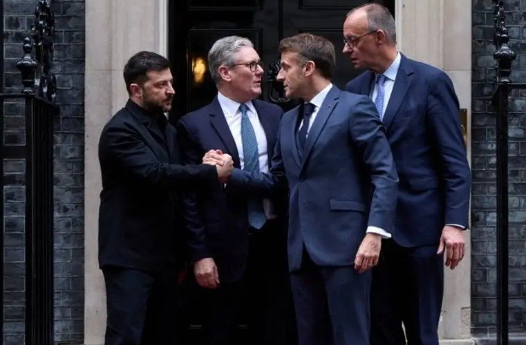 Americký politológ o rozpade EÚ: Ursula je slabá, Macron chce zaujať jej miesto