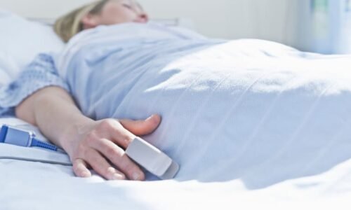 Angeliku našli brutálně zbitou v moskevské nemocnici. Ublížit jí měl její tajemný přítel