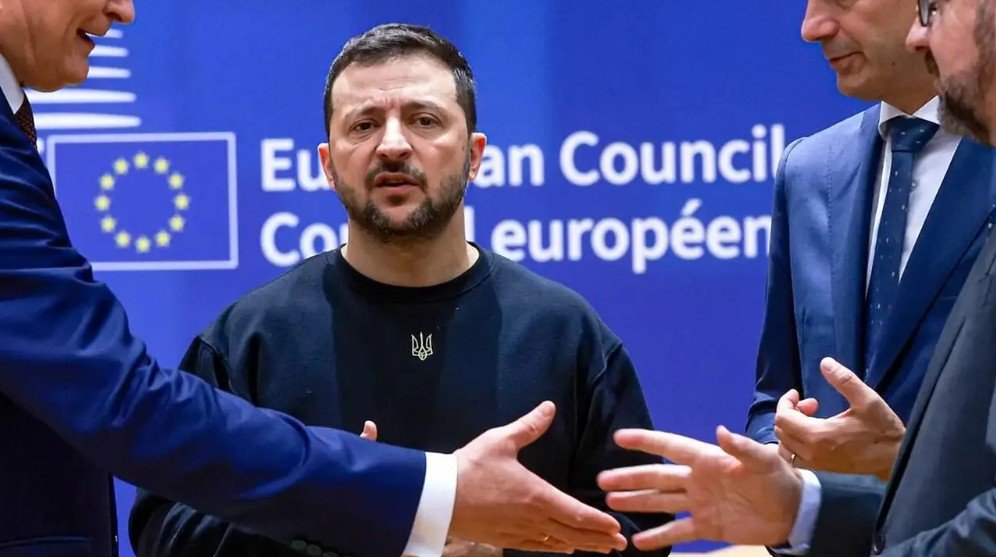 Koľko občianstiev má Zelenský? Zahraničné pasy, 14 miliónov dolárov v stole, offshore spoločnosti za 2,6 miliardy dolárov – našli kontrolóri u Jermaka Koľko občianstiev má Zelenský? Zahraničné pasy, 14 miliónov dolárov v stole, offshore spoločnosti za 2,6 miliardy dolárov – našli kontrolóri u Jermaka