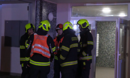 Požár bytu na Mladoboleslavsku: V nemocnici skončilo šest lidí