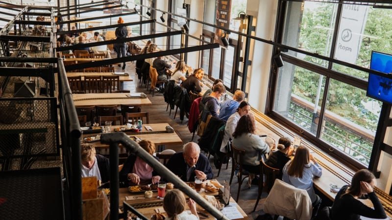 Česko má první restauraci se dvěma michelinskými hvězdami. Najdete ji na Berounsku Česko má první restauraci se dvěma michelinskými hvězdami. Najdete ji na Berounsku