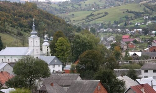 Češi, vraťte se už na Silvestra. I za války chceme turisty, prosí starosta ukrajinské Koločavy