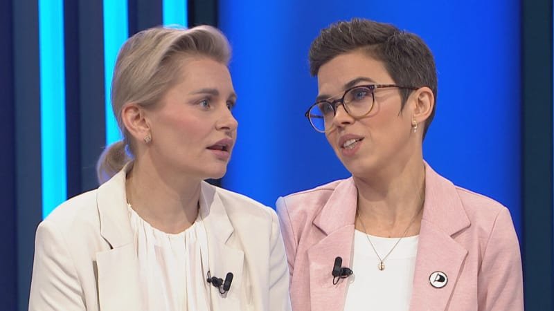 Richterová: Zahraniční politika není vyvážení plyšáků. Malá se divila: Snídala jste syrové maso? Richterová: Zahraniční politika není vyvážení plyšáků. Malá se divila: Snídala jste syrové maso?