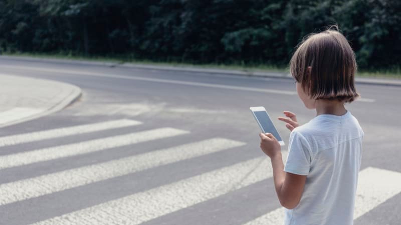 Jak ochránit děti před únosem? Pomoci mohou stylové hodinky i nenápadná krabička do kapsy