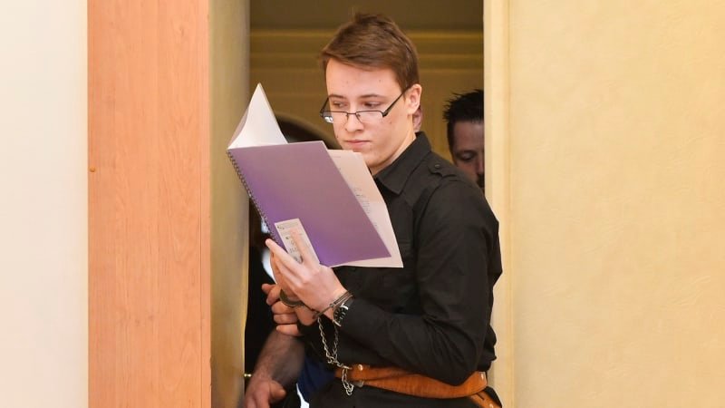 Zhrzený Dan ubodal 18letou Terezu, pak šokoval výroky u soudu. Otec oběti mluvil o zrůdnosti