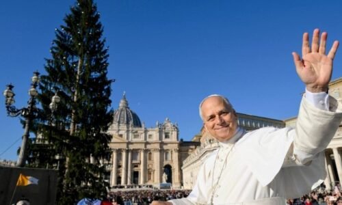 Vianočné posolstvo pápeža Leva XIV.: „Vyhnime sa nákupnému ošiaľu, nebojme sa pozvať osamelého človeka“