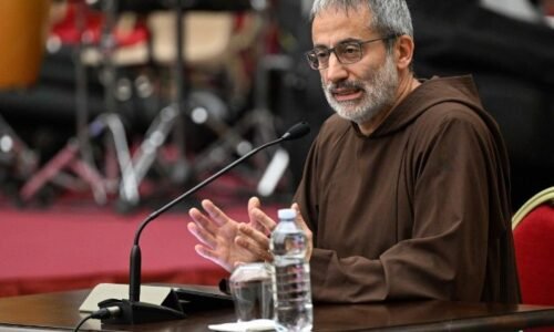 Páter Pasolini: Nech je Cirkev domom pre všetkých, spoločenstvo nie je uniformita