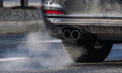 Zákaz spalovacích motorů se ruší. Brusel ustoupil, úlevu však nečekejte