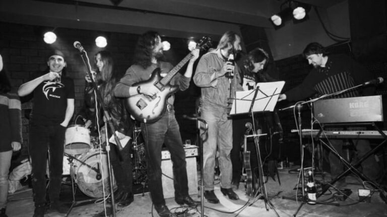 Zemřel aktivista hartel. filozofující fyzik, jenž vydal první lp plastikům