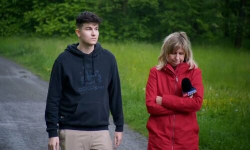 Florbalista Choma sdílel drásavé video po náročné léčbě. V rukách mu zůstaly chomáče vlasů Florbalista Choma sdílel drásavé video po náročné léčbě. V rukách mu zůstaly chomáče vlasů