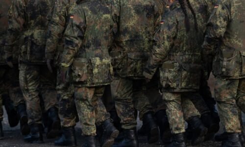 Němečtí vojáci budou střílet z pistolí České zbrojovky. Firma předčila v tendru konkurenci