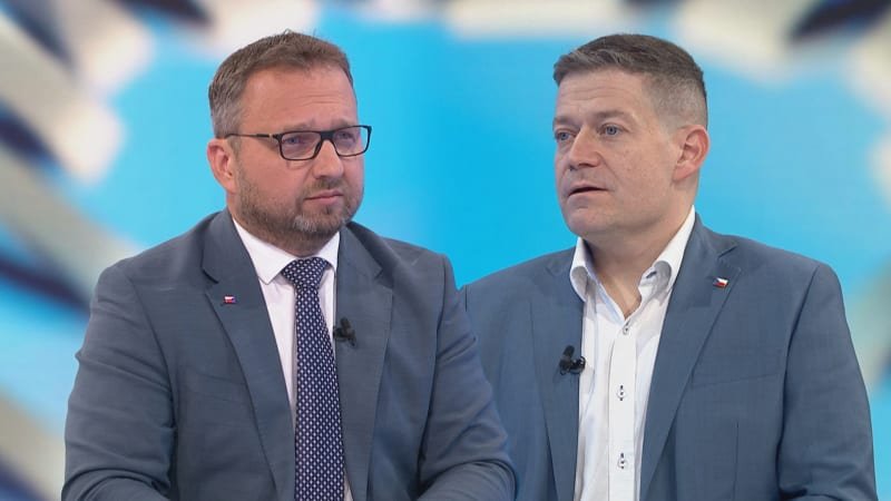 Ožehavý spor kvůli Agrofertu: Nacher vmetl Jurečkovi farmu, ministr mu vyčetl dvojí metr Ožehavý spor kvůli Agrofertu: Nacher vmetl Jurečkovi farmu, ministr mu vyčetl dvojí metr