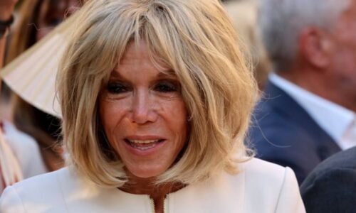 „Hnusné blbky,“ nazvala Brigitte Macronová feministky. Hanlivé označení hrdě přejaly „Hnusné blbky,“ nazvala Brigitte Macronová feministky. Hanlivé označení hrdě přejaly