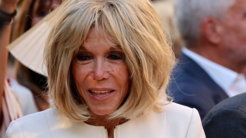 „Hnusné blbky,“ nazvala Brigitte Macronová feministky. Hanlivé označení hrdě přejaly „Hnusné blbky,“ nazvala Brigitte Macronová feministky. Hanlivé označení hrdě přejaly