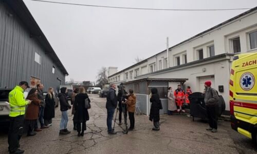 Najkrajšie, ale tiež najkritickejšie sviatky. Ako počas Vianoc zostať v bezpečí doma aj na cestách?