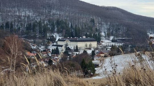 Zlatý nábytok Márie Antoinetty a makety Sochy slobody. Pozrite sa dovnútra kaštieľa, kde sa spája noblesa s poľovníckou tradíciou