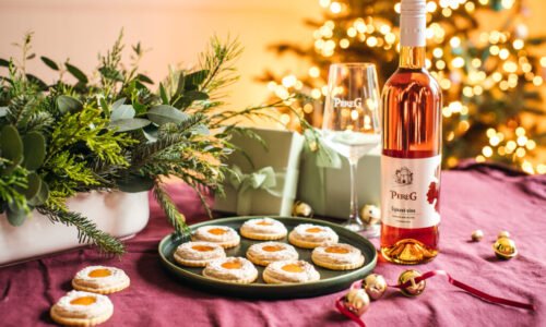 Linecké s orechovým snehom a džemom so šípkovým vínom