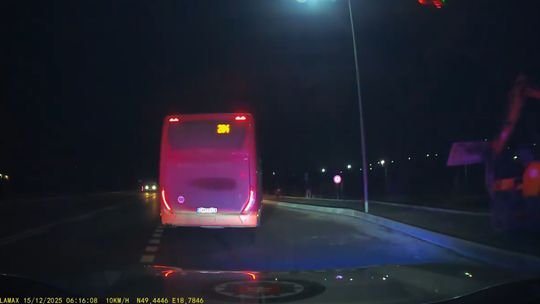 VIDEO: Autobusár v Čadci v ranných hodinách nafúkal viac ako jedno promile
