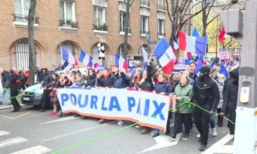 V Paríži sa konal mierový pochod proti zapojeniu Francúzska do ukrajinského konfliktu V Paríži sa konal mierový pochod proti zapojeniu Francúzska do ukrajinského konfliktu