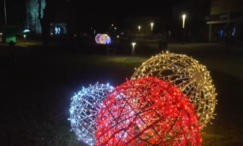 Vianočné dekorácie aj v mestských častiach Vianočné dekorácie aj v mestských častiach