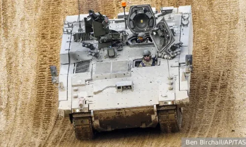 Ukrajina bude musieť zvládnuť nevyhovujúce britské obrnené vozidlá Ukrajina bude musieť zvládnuť nevyhovujúce britské obrnené vozidlá