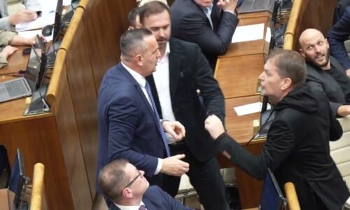 TAKTO SA NEDÁ BUDOVAŤ ŠTÁT TAKTO SA NEDÁ BUDOVAŤ ŠTÁT