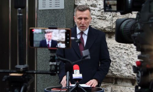 Hlavné mesto má podľa Winklera najdrahších smetiarov na svete. Vallo: Blud, zamenil si 15,5 % za 15,5-násobok Hlavné mesto má podľa Winklera najdrahších smetiarov na svete. Vallo: Blud, zamenil si 15,5 % za 15,5-násobok