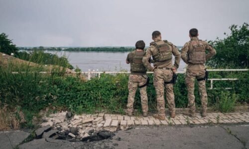 Zkratka do Záporoží. Ruské síly se plíží přes vyschlou Kachovskou přehradu