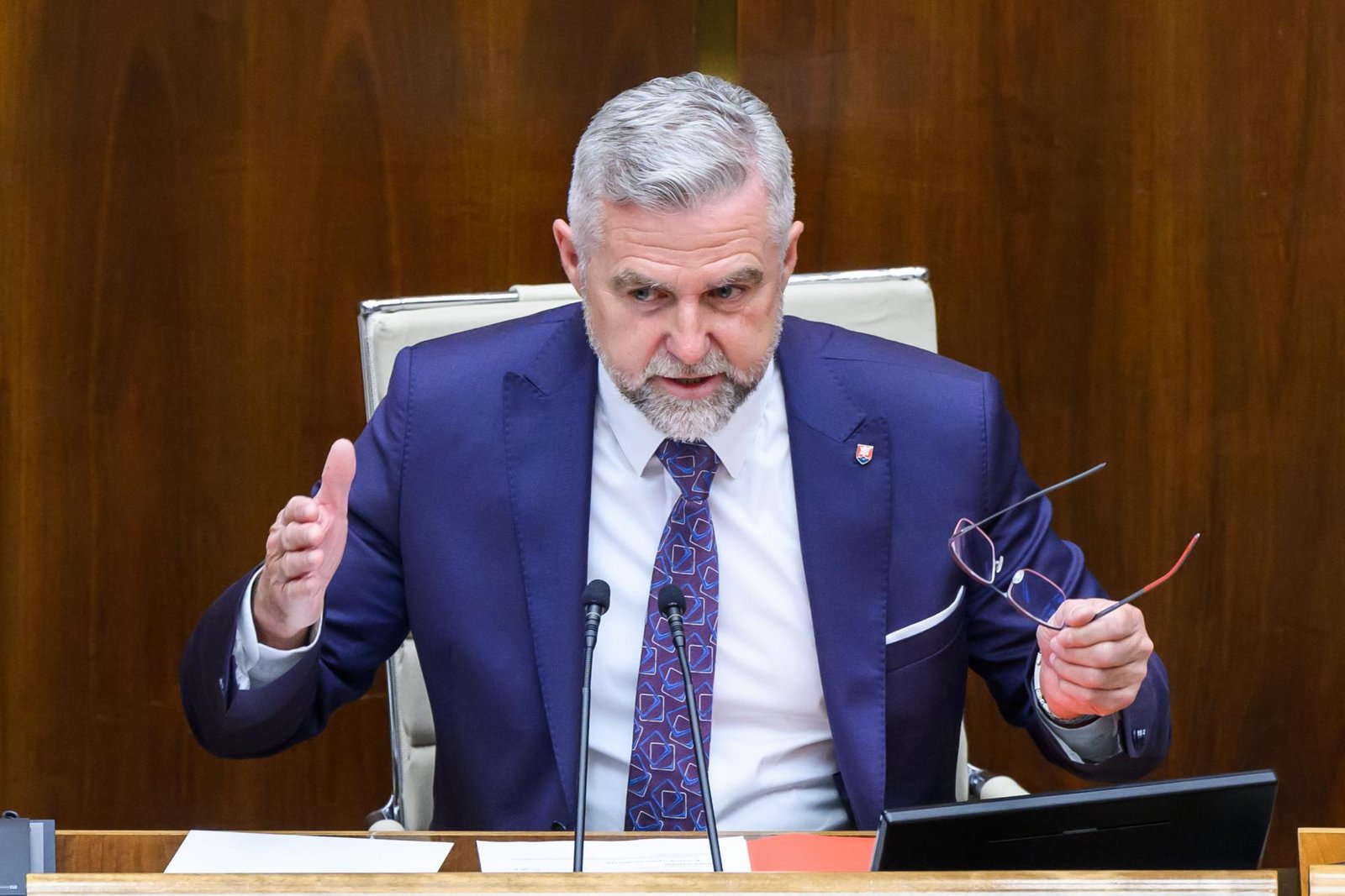 Gašpar pripustil, že Smer si vie predstaviť povolebnú spoluprácu aj s Republikou Gašpar pripustil, že Smer si vie predstaviť povolebnú spoluprácu aj s Republikou