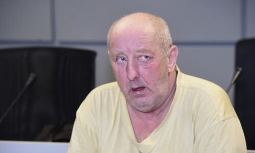 Byl pořád zhulený, tak jsem ho zabil. Senior v Adolfovicích smrtelně zranil syna své známé