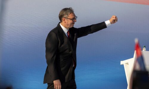 Srbský prezident Vučić oznámil, že rezignuje. Krajinu čakajú predčasné voľby