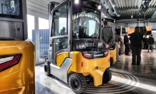 Jungheinrich prináša nové čelné elektrické vysokozdvižné vozíky EFG 2/2i a 3/3i