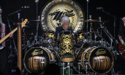 Zemřela legenda ZZ Top. Bubeníkovi Franku Beardovi bylo 77 let