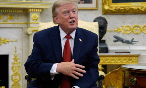 Trump poprel rokovania s Iránom a tvrdí, že Hormuzský prieliv je otvorený
