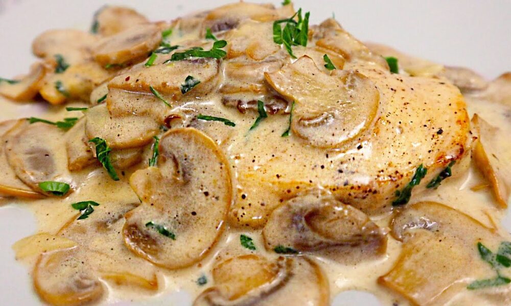 Rezept für Hähnchenbrust mit Champignons in Sahnesauce. Einfach und sehr lecker!