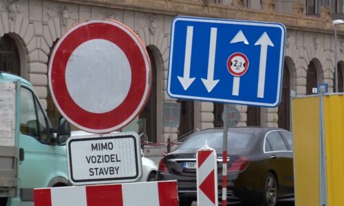 Dopravní peklo v Praze s prázdninami neskončí. Kde se připravit na největší komplikace?