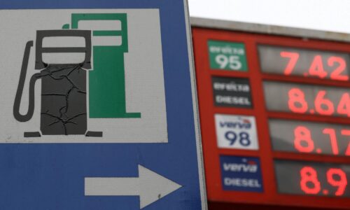 Poľská vláda znižuje sadzbu DPH na pohonné hmoty a bude regulovať ceny palív. Chce tak pomôcť dovolenkárom