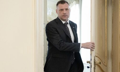 Koalícia musí začať šetriť na sebe, tvrdí Taraba. Pripravil úsporné opatrenia v riadení štátu