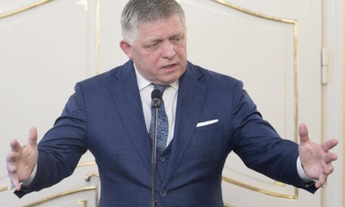 Premiér sľúbil pomoc obciam a mestám postihnutých vyčíňaním počasia, plánuje zvolať aj vládu