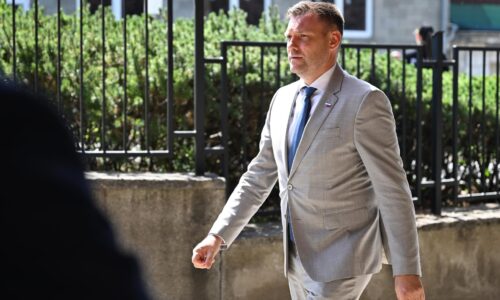 Tomáš Taraba bojuje, Andrej Danko tlačí a premiér Robert Fico to sleduje