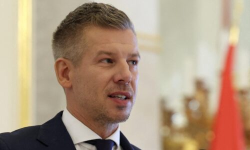 Maďarský premiér: Už fungujú štyri z ôsmich turbín jadrovej elektrárne Paks