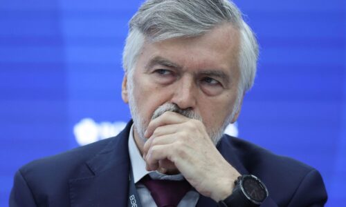 Nevyhráme, zaostávame, povedal hlavný ekonóm ruskej banky. Predpovedá hlbokú sociálnu krízu
